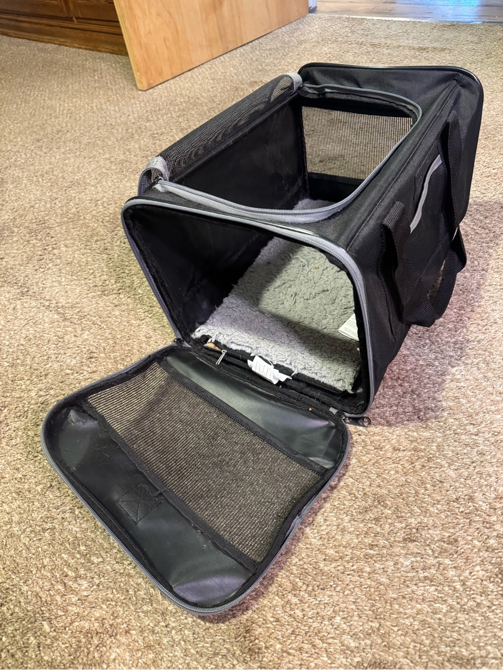 Black Foldable Pet Carrier with Gray Sherpa Pad